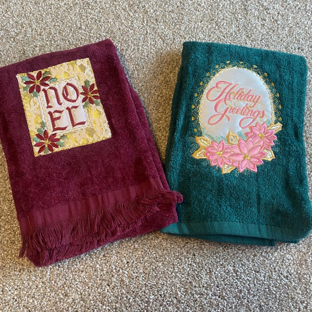 Vintage Christmas Hand Towels Set of 2 Noel‎ Holiday Greeting Embroidered Cotton